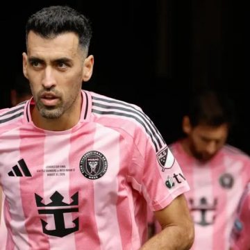 17589573053918 Is the Barcelona legend entering the world of coaching?